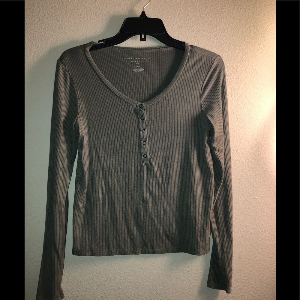 AE armygreen soft and sexy long sleeve barely worn